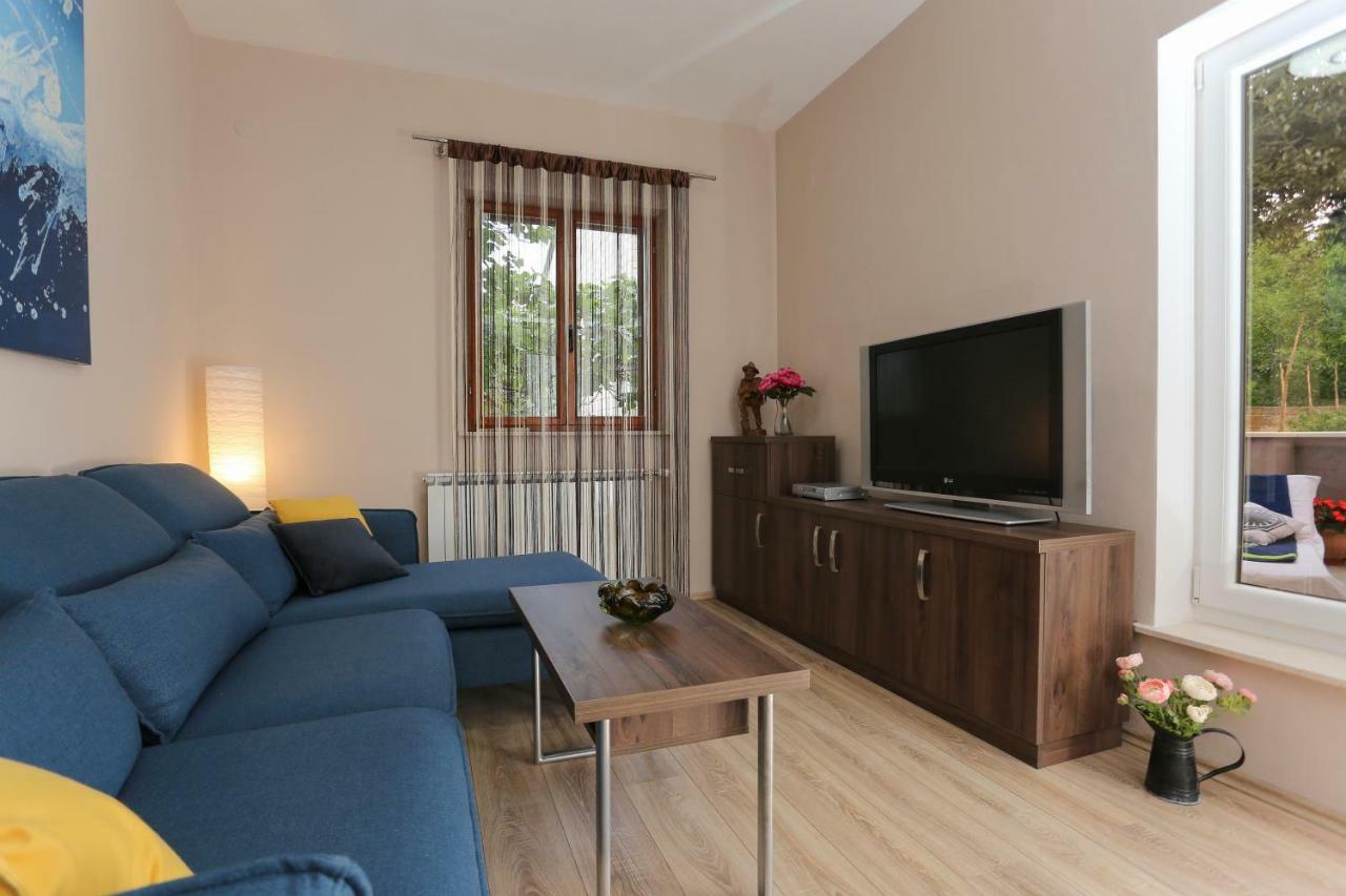 Keko Apartment Supetar Bagian luar foto
