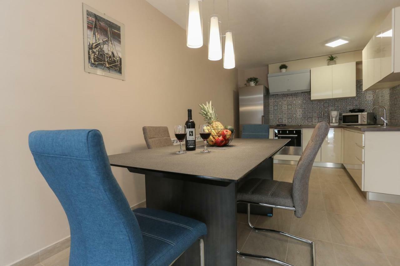 Keko Apartment Supetar Bagian luar foto