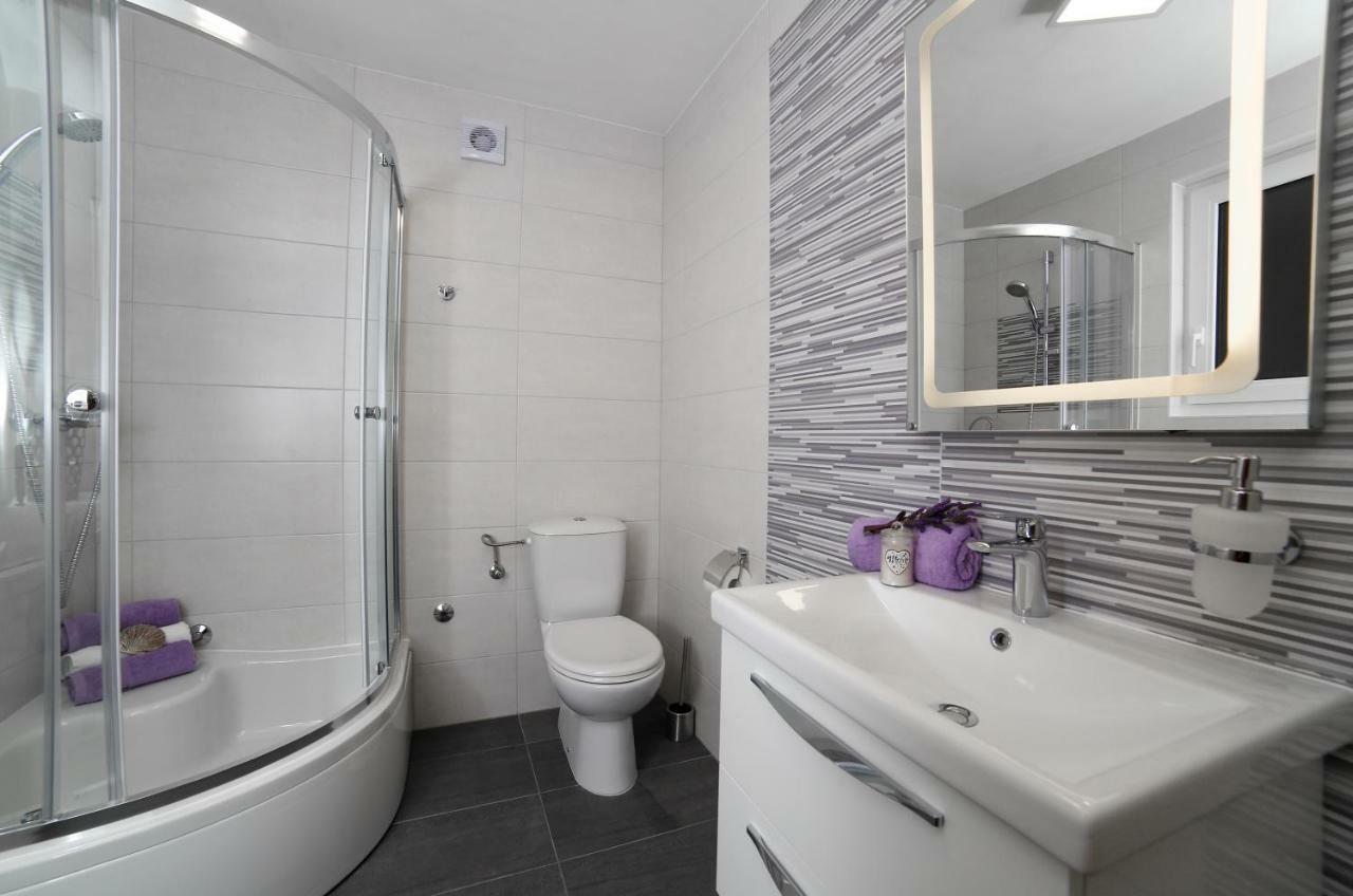Keko Apartment Supetar Bagian luar foto