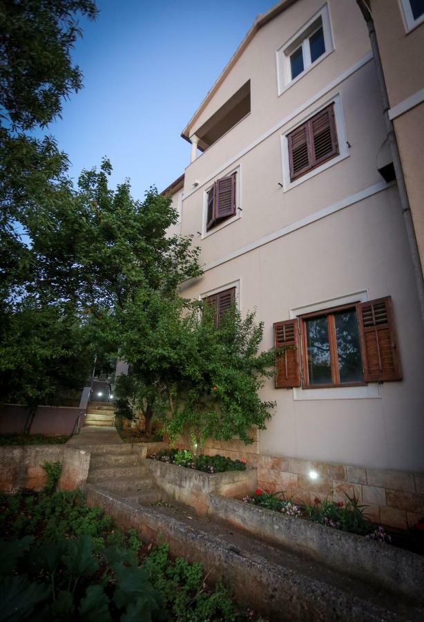 Keko Apartment Supetar Bagian luar foto